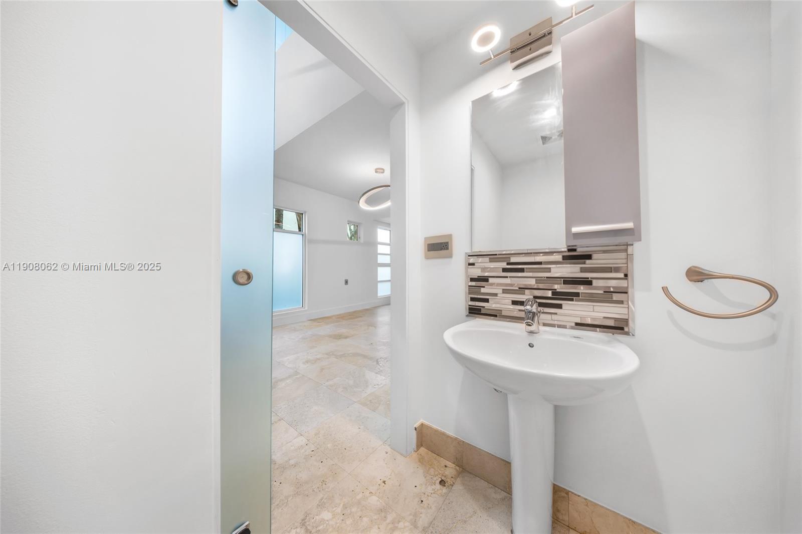 1545 Jefferson Ave # 103