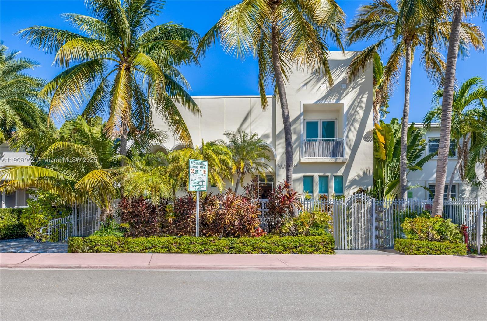 1545 Jefferson Ave # 103