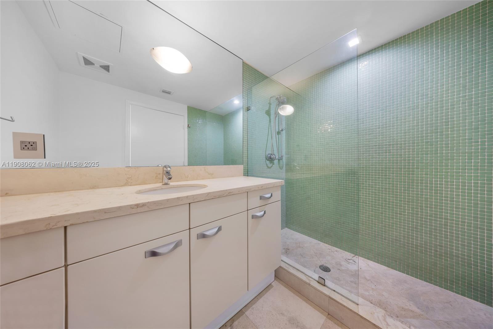 1545 Jefferson Ave # 103