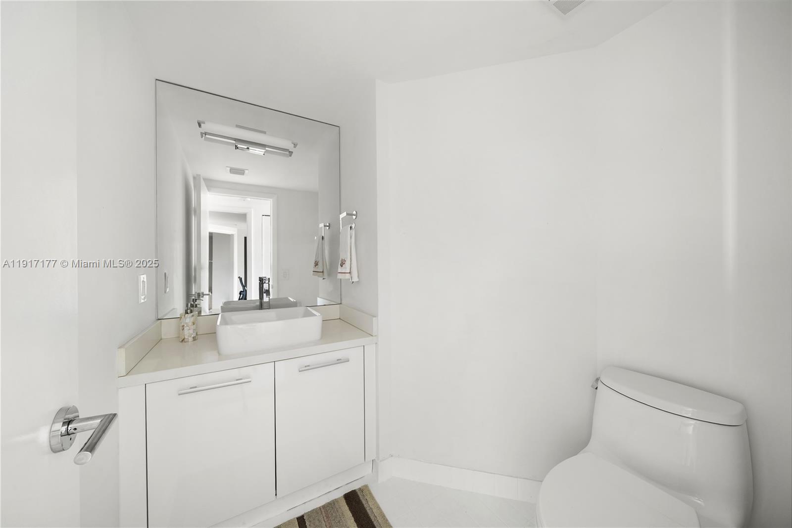 1000 W Island Blvd # 2407