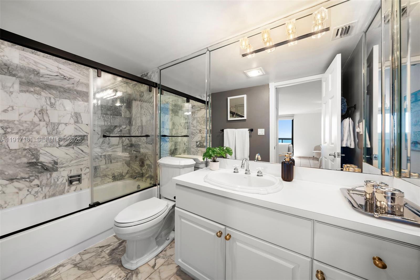 2555 Collins Ave # 805