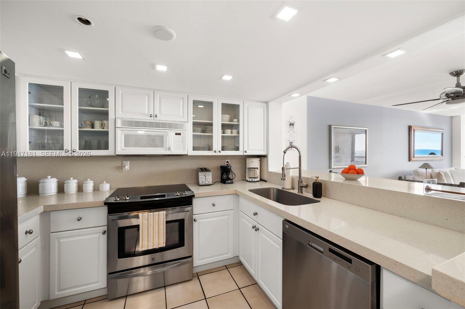 2555 Collins Ave # 805