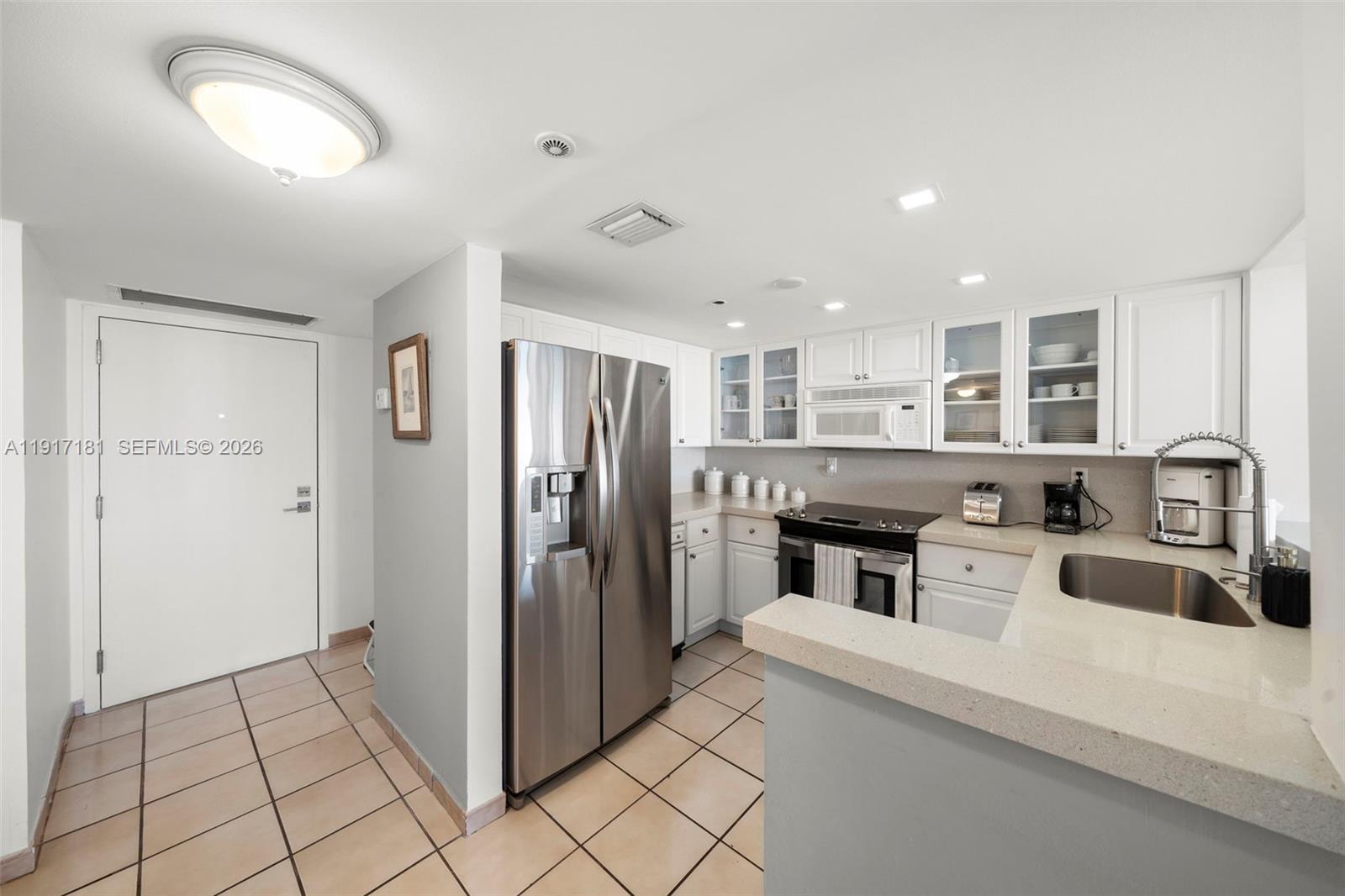 2555 Collins Ave # 805