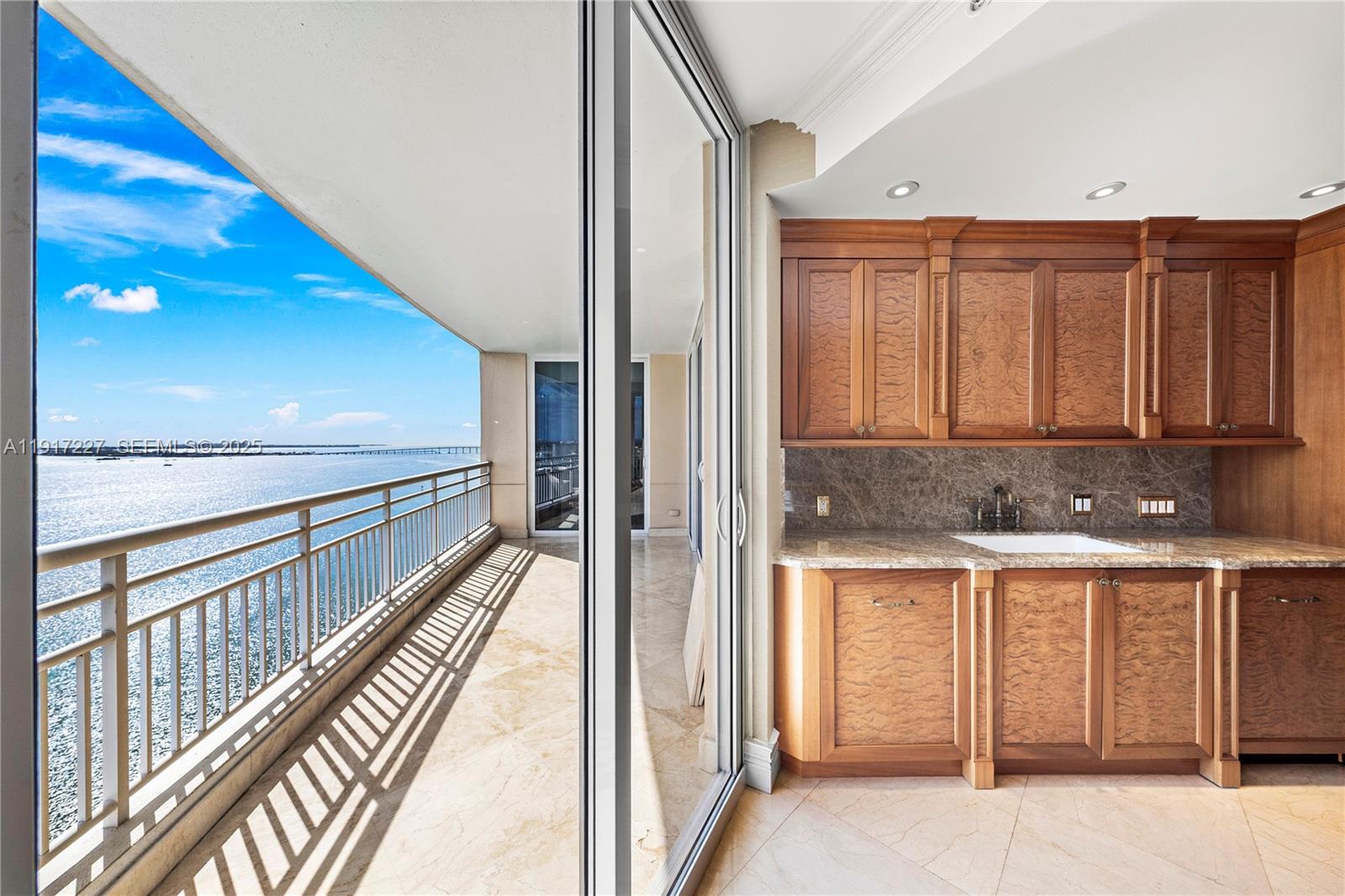 808 Brickell Key Dr # 1802