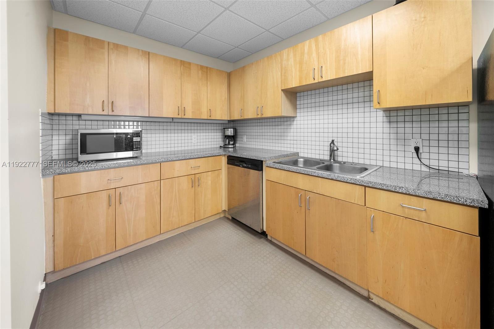 1680 Michigan Ave Unit: PH1A-PH1D