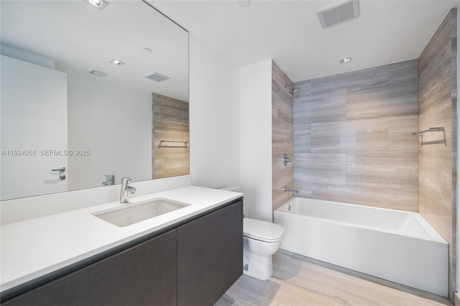 1451 Brickell Ave # 2003