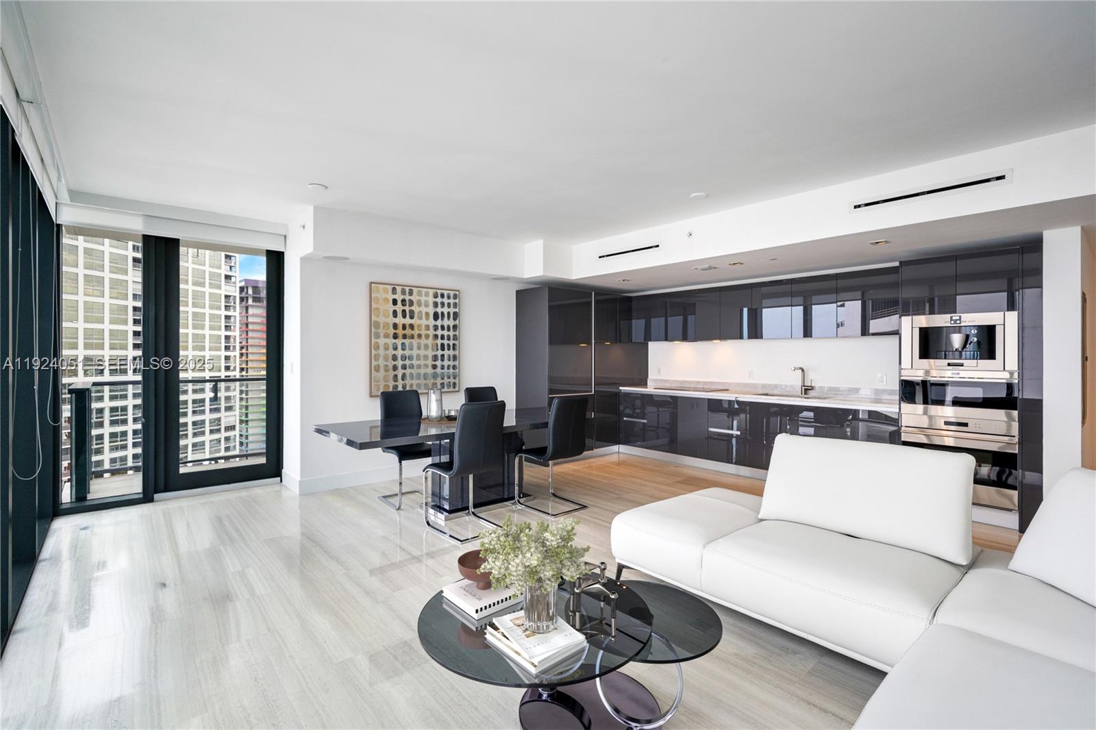 1451 Brickell Ave # 2003