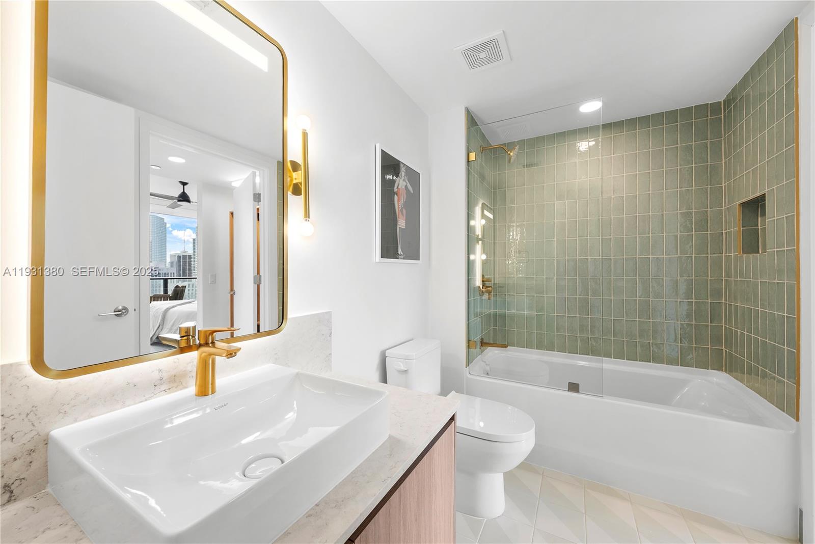 159 NE 6th St # 2608