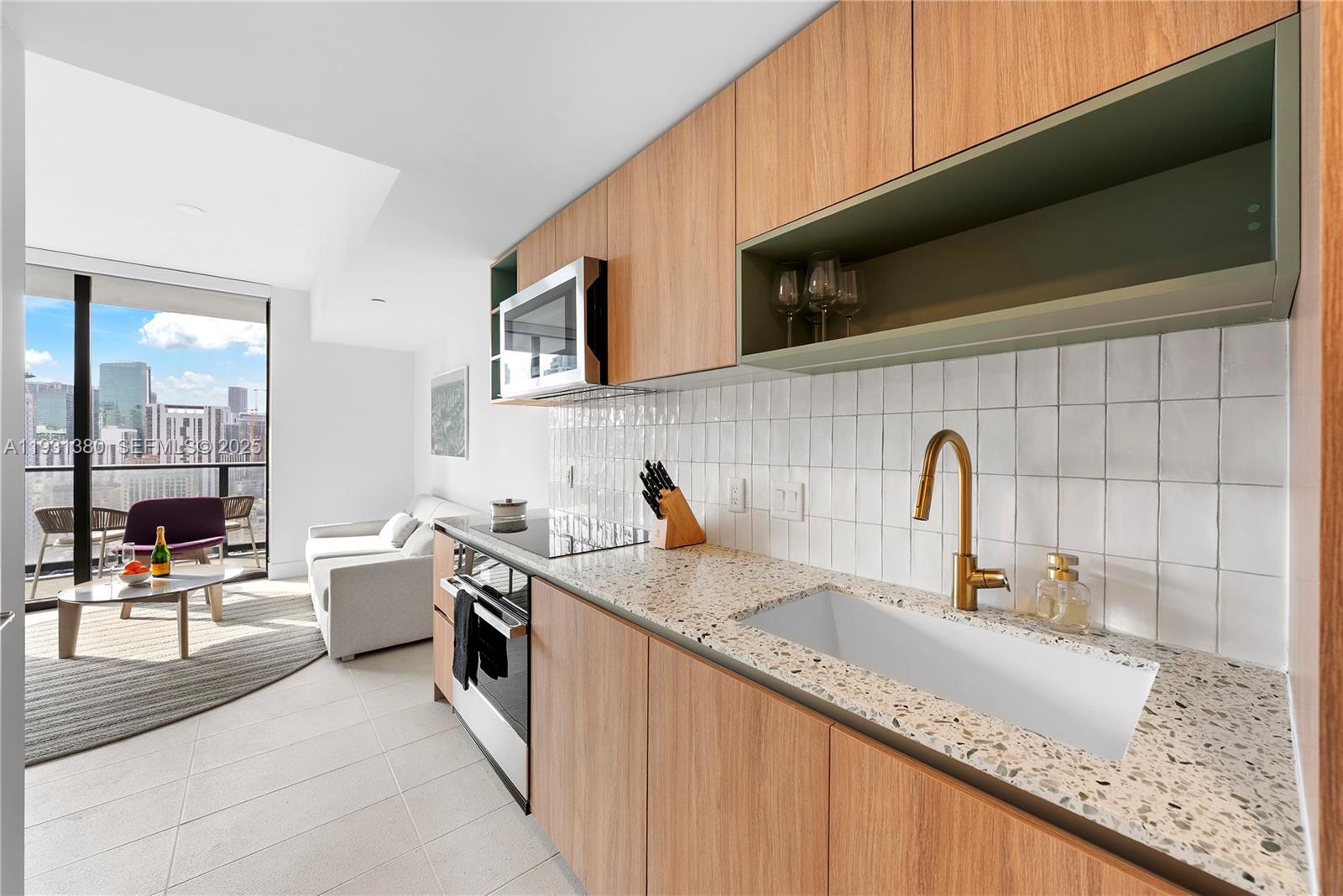 159 NE 6th St # 2608