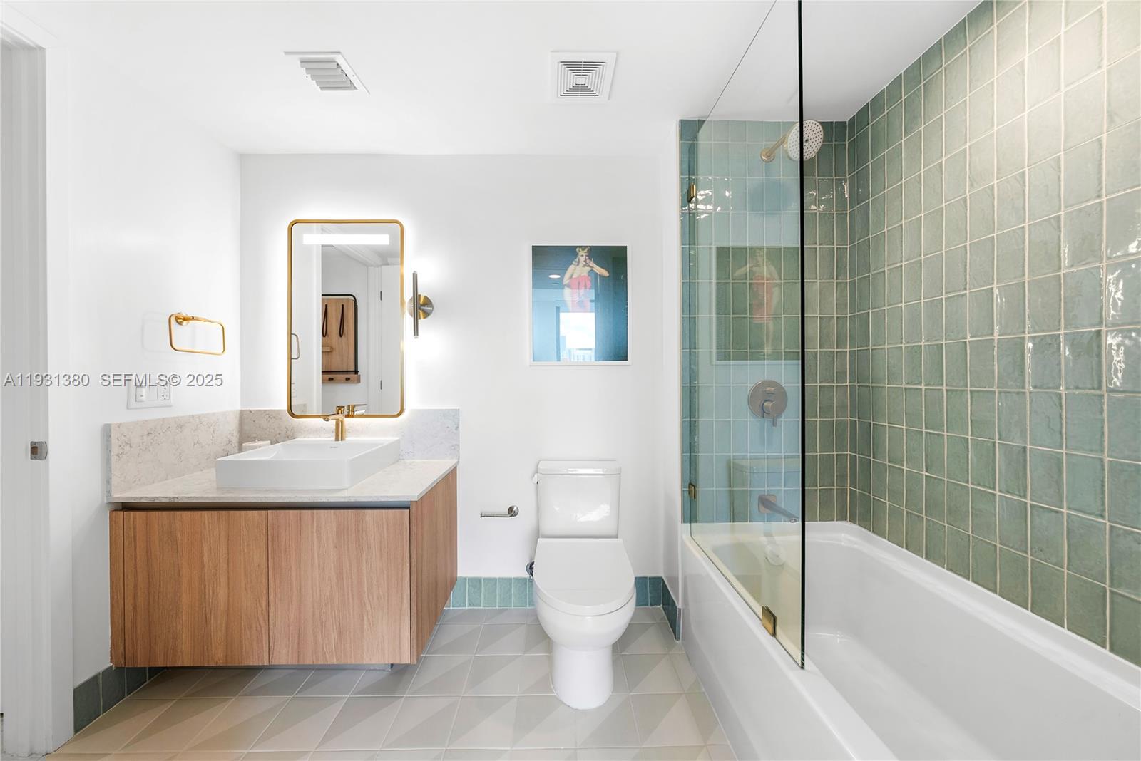 159 NE 6th St # 2608