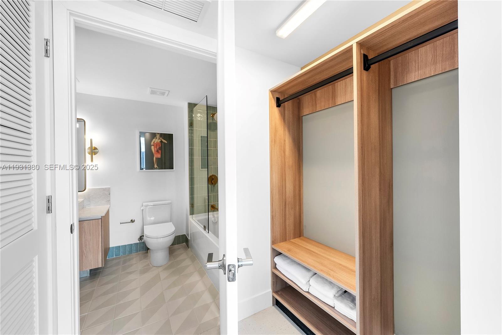 159 NE 6th St # 2608