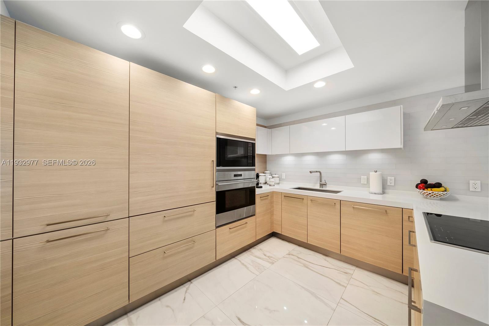 17111 Biscayne Blvd # 803