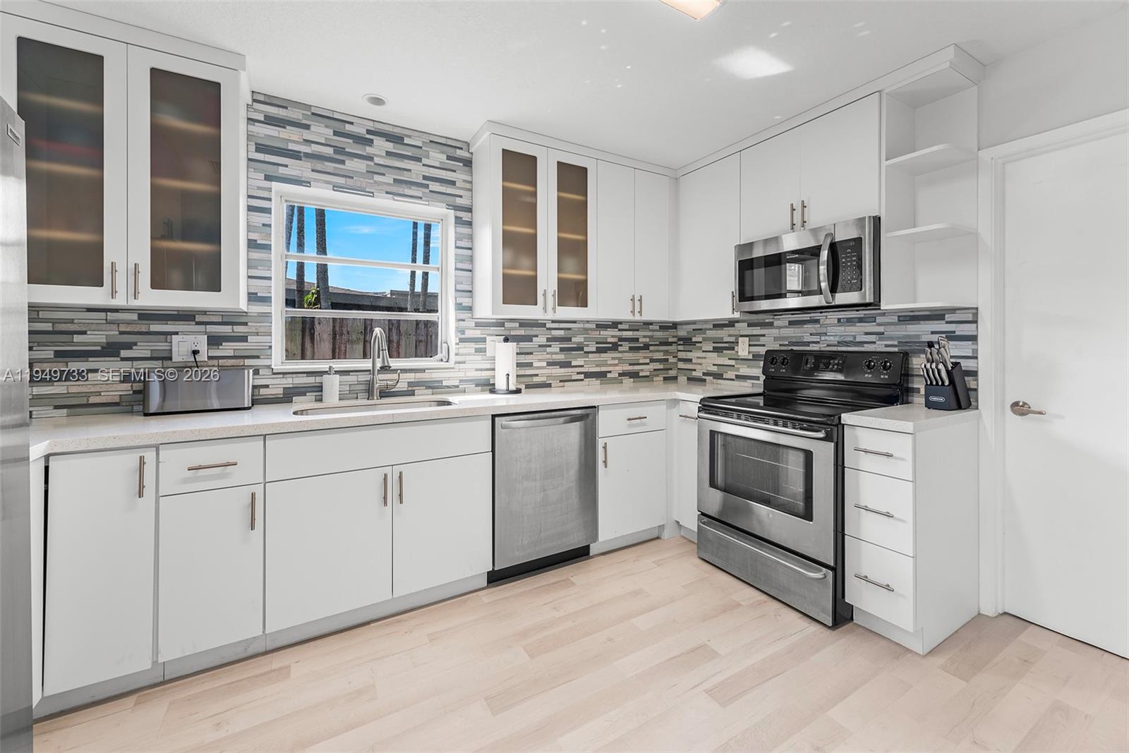 81 NE 47th St
