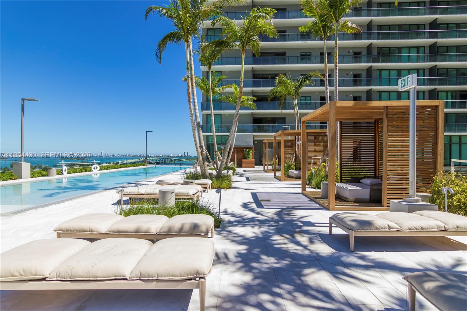 3131 NE 7th Ave Unit: UPH5303