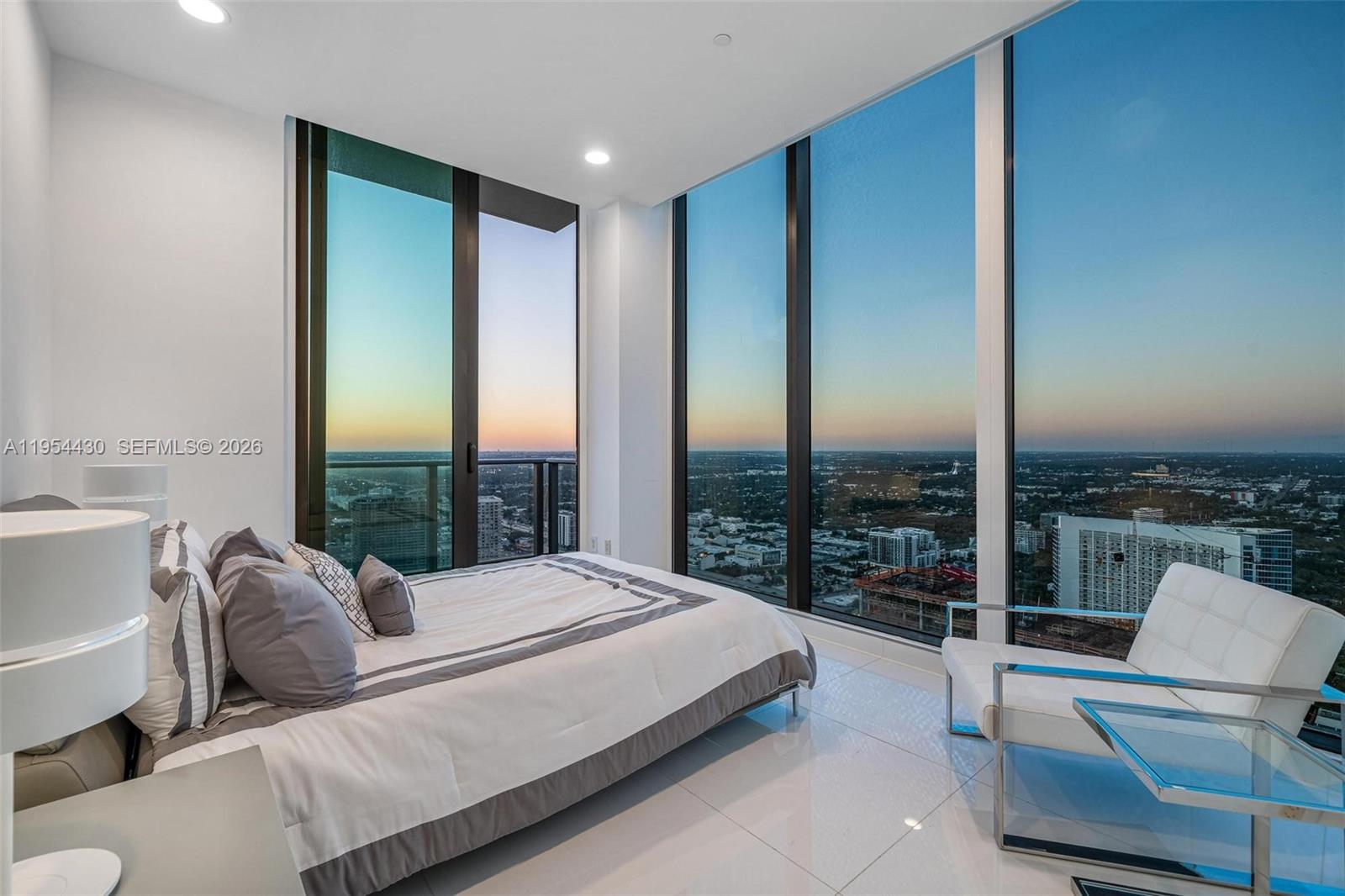 3131 NE 7th Ave Unit: UPH5303