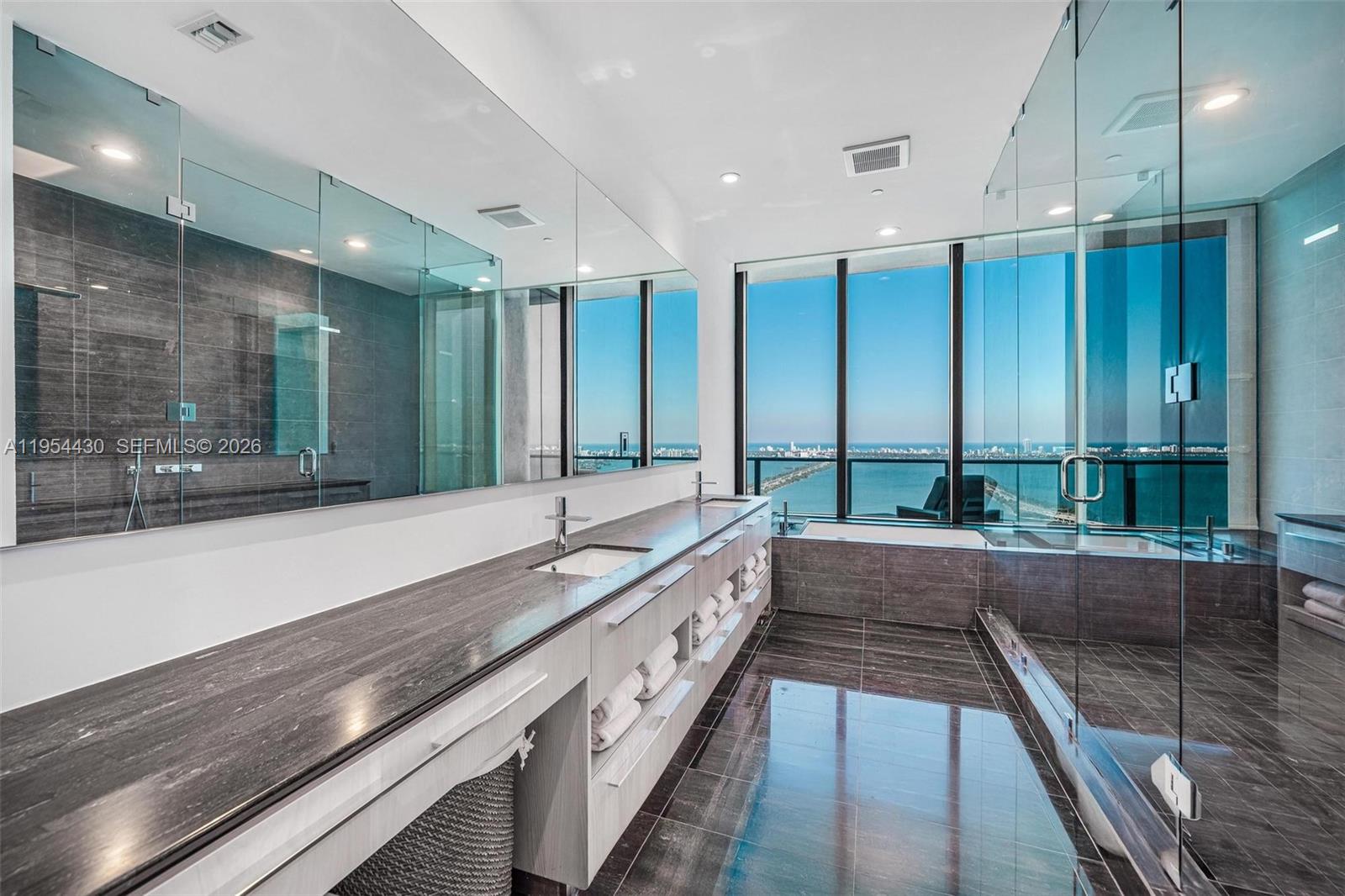 3131 NE 7th Ave Unit: UPH5303