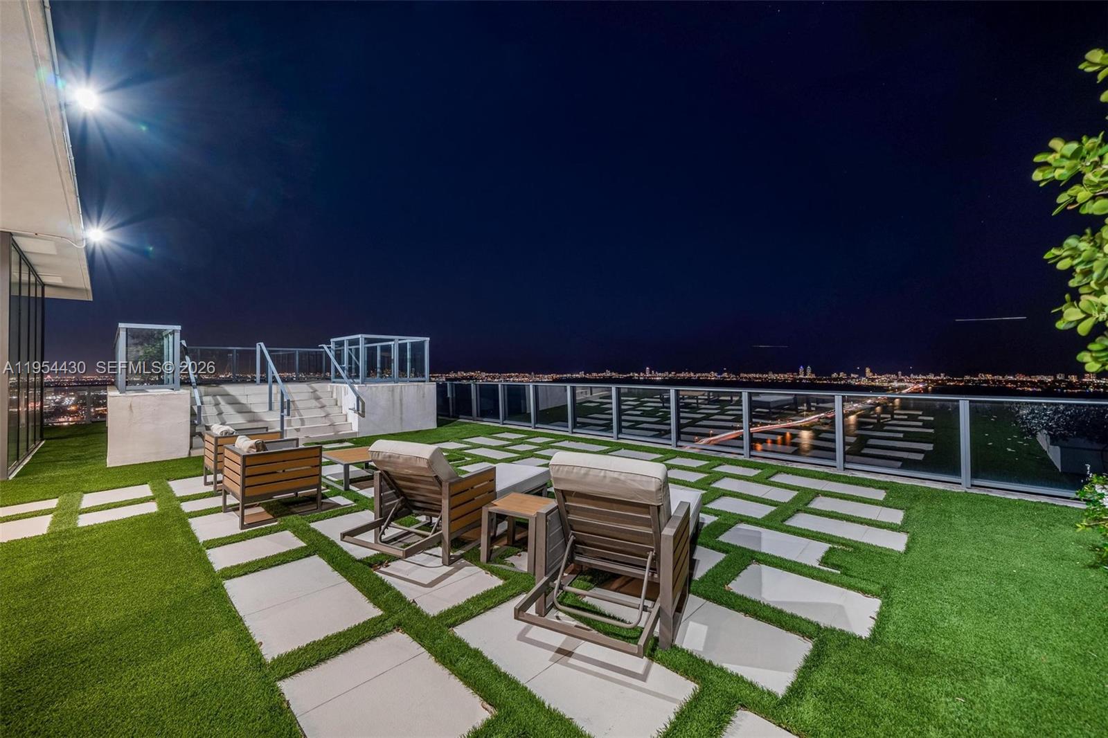 3131 NE 7th Ave Unit: UPH5303