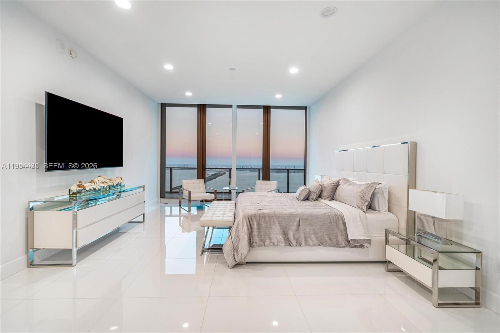 3131 NE 7th Ave Unit: UPH5303