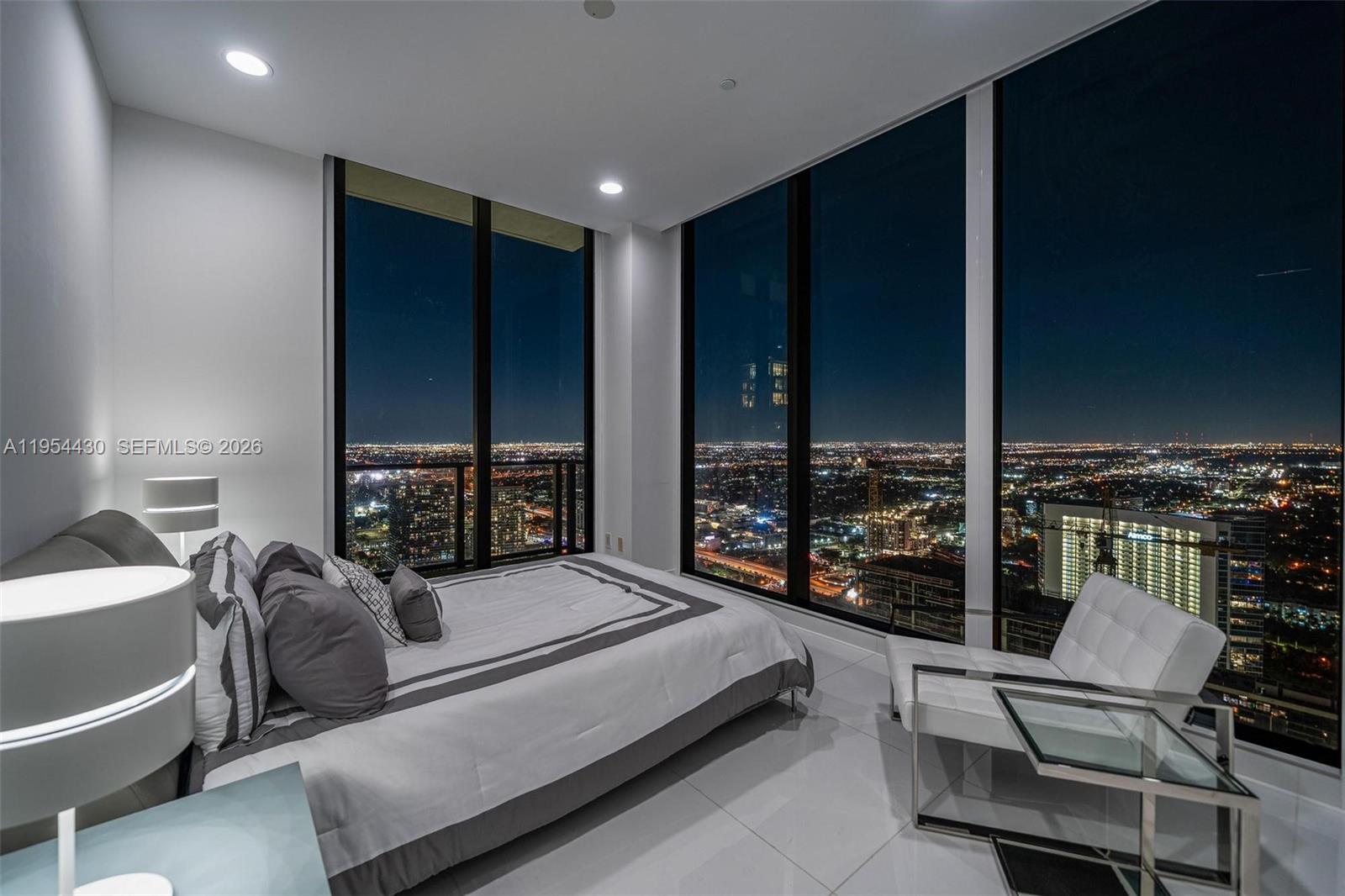 3131 NE 7th Ave Unit: UPH5303