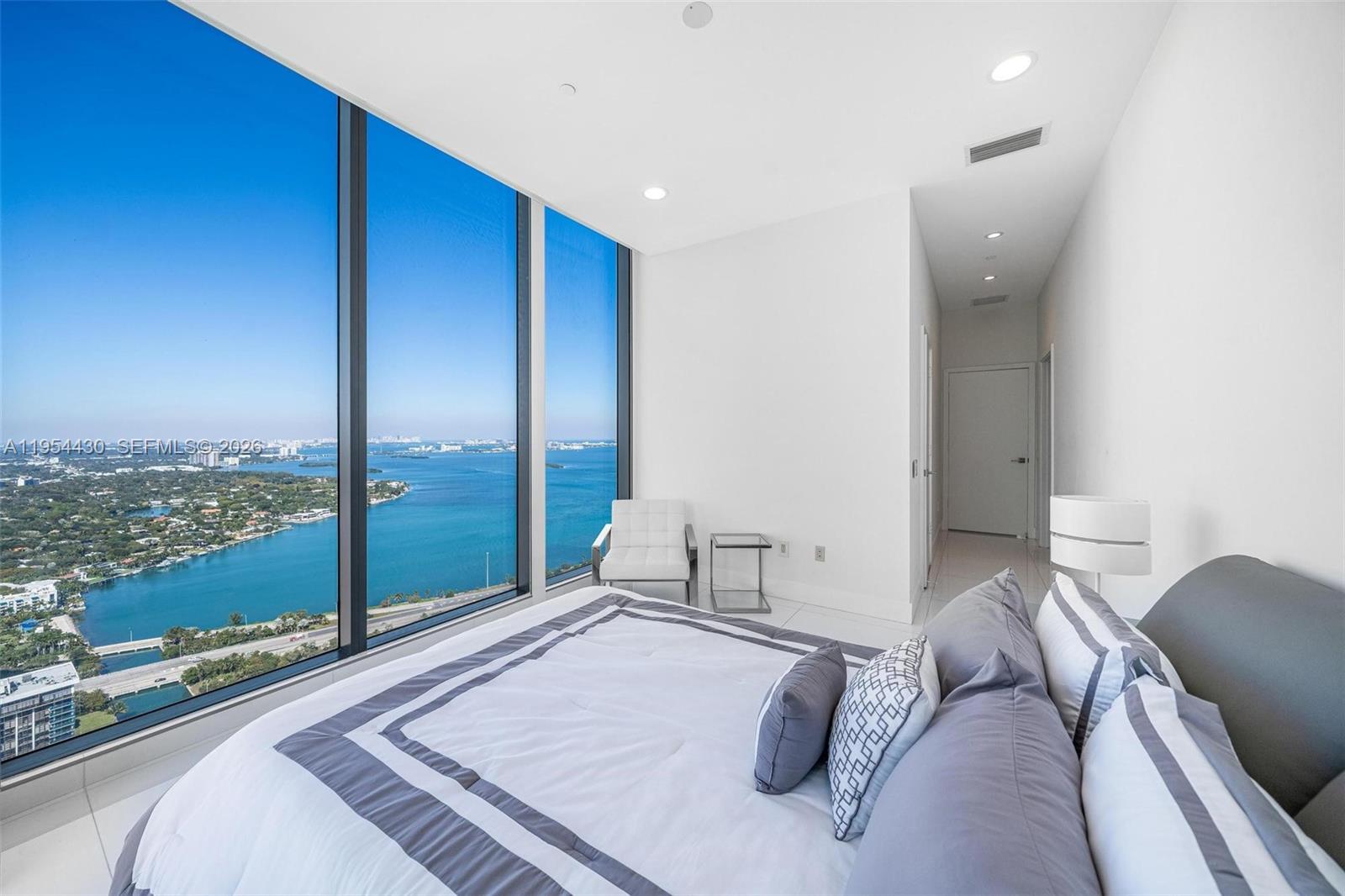 3131 NE 7th Ave Unit: UPH5303