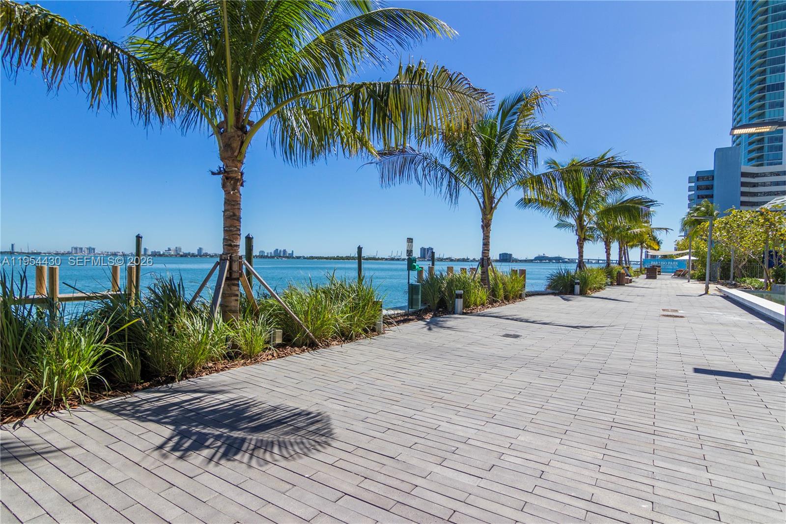 3131 NE 7th Ave Unit: UPH5303