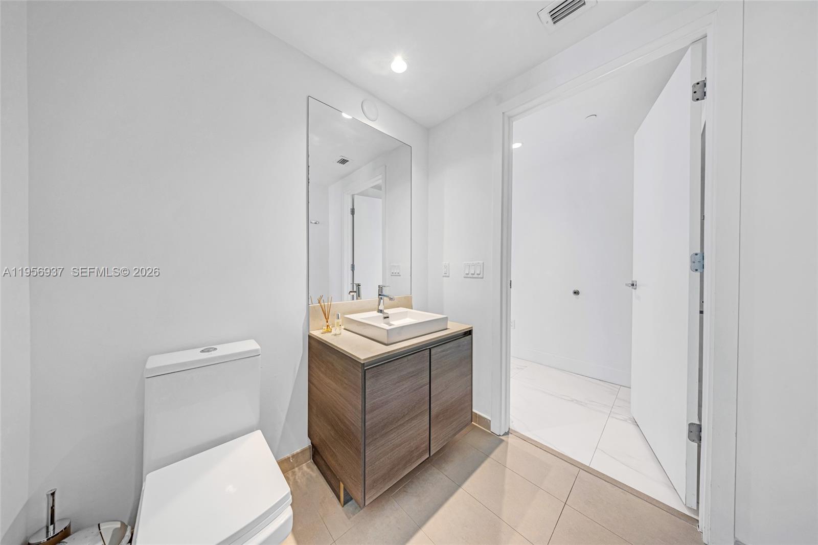 1080 Brickell Ave # 2708