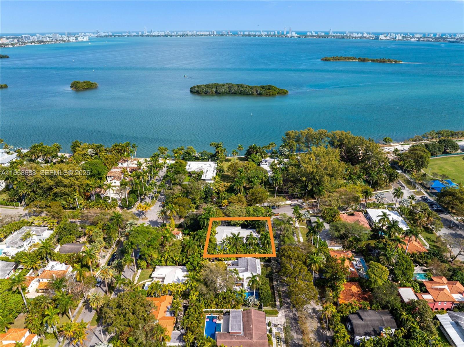 5600 N Bayshore Dr