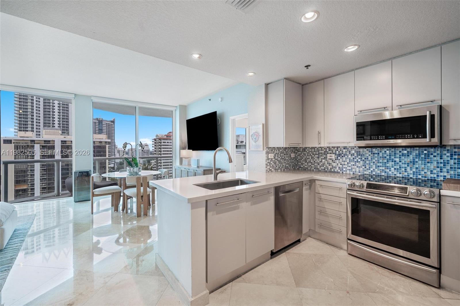 6515 Collins Ave # 1507