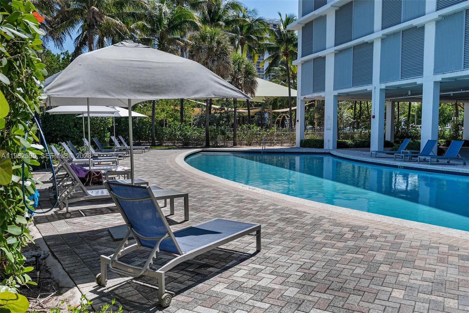 6515 Collins Ave # 1507