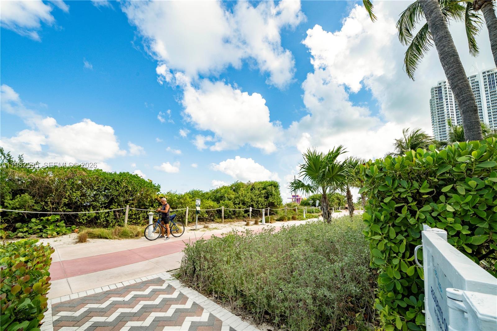 6515 Collins Ave # 1507