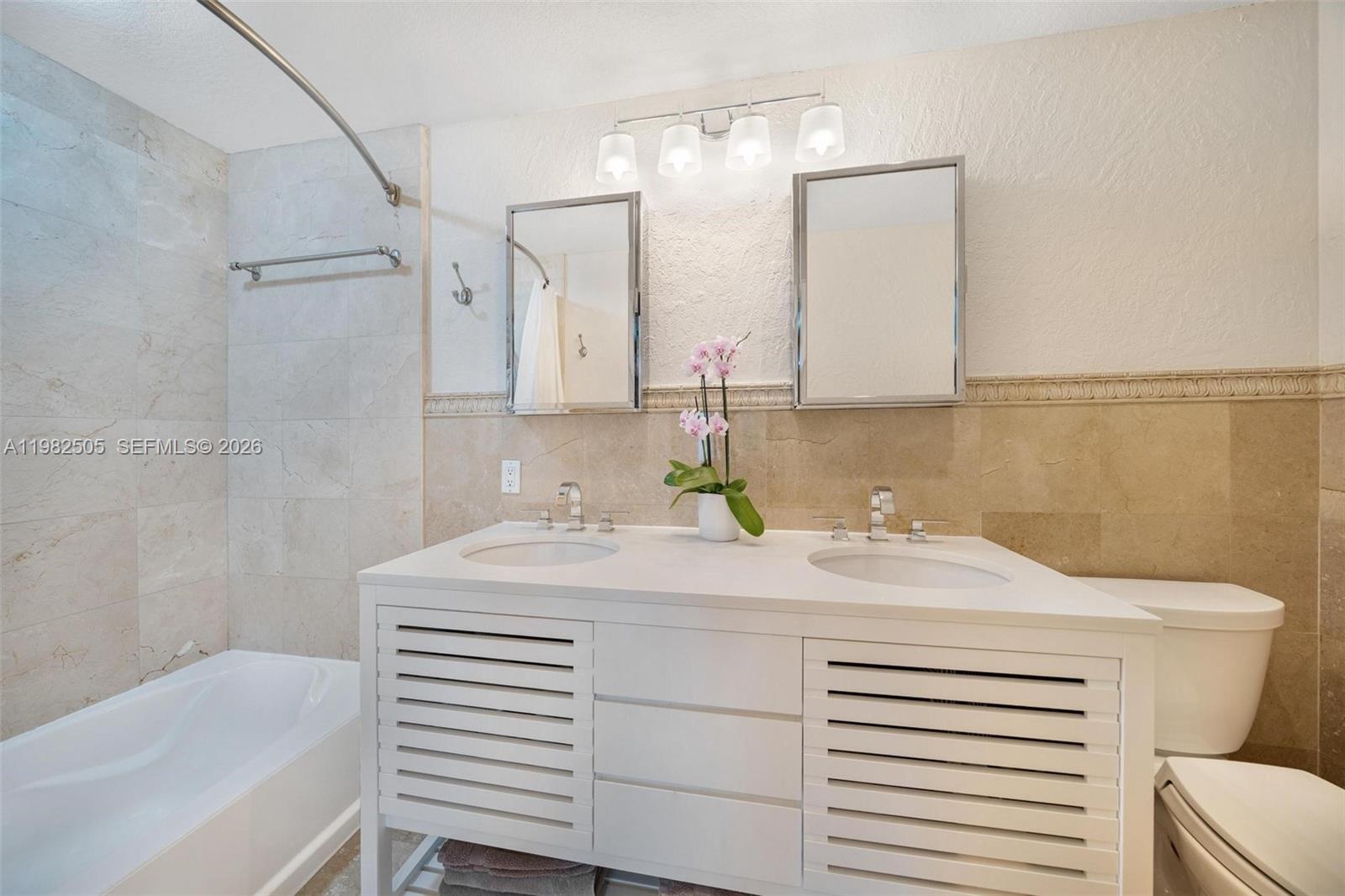 6515 Collins Ave # 1507