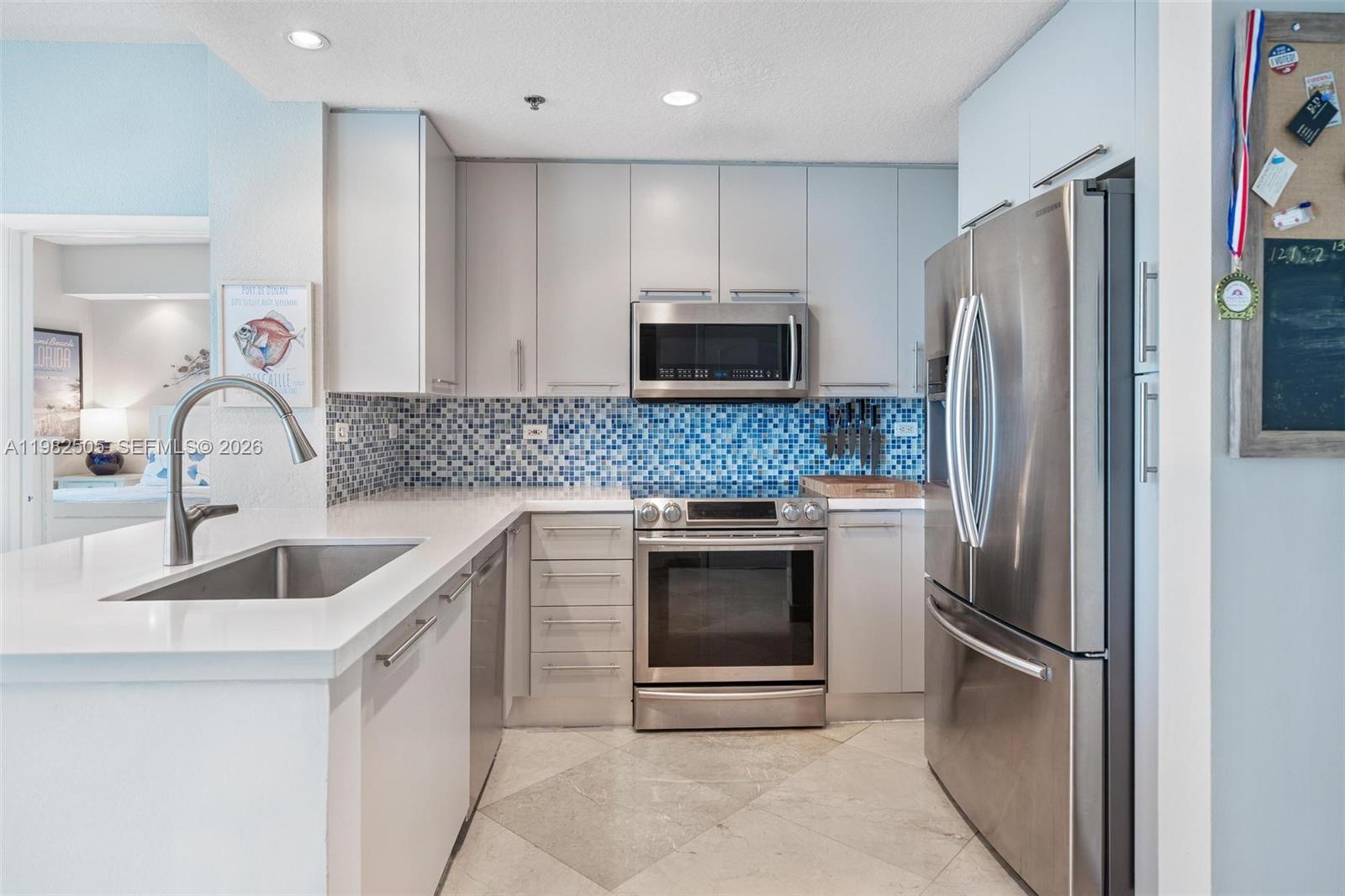 6515 Collins Ave # 1507