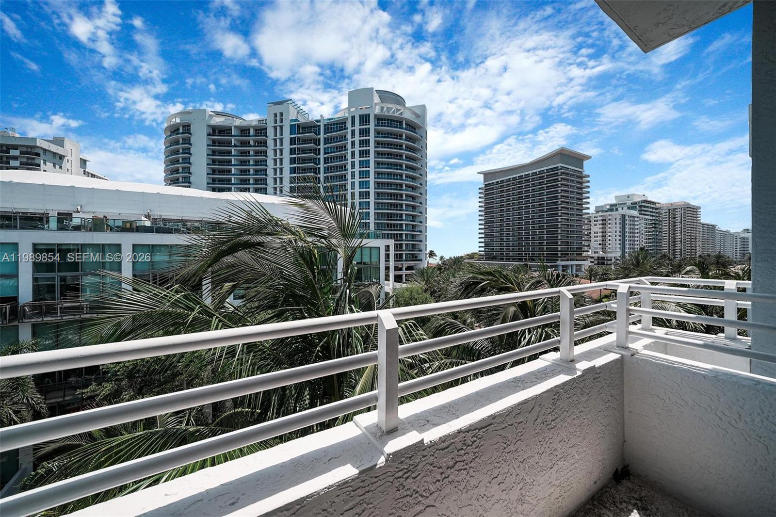 5970 Indian Creek Dr # 4 Unit: PH-4