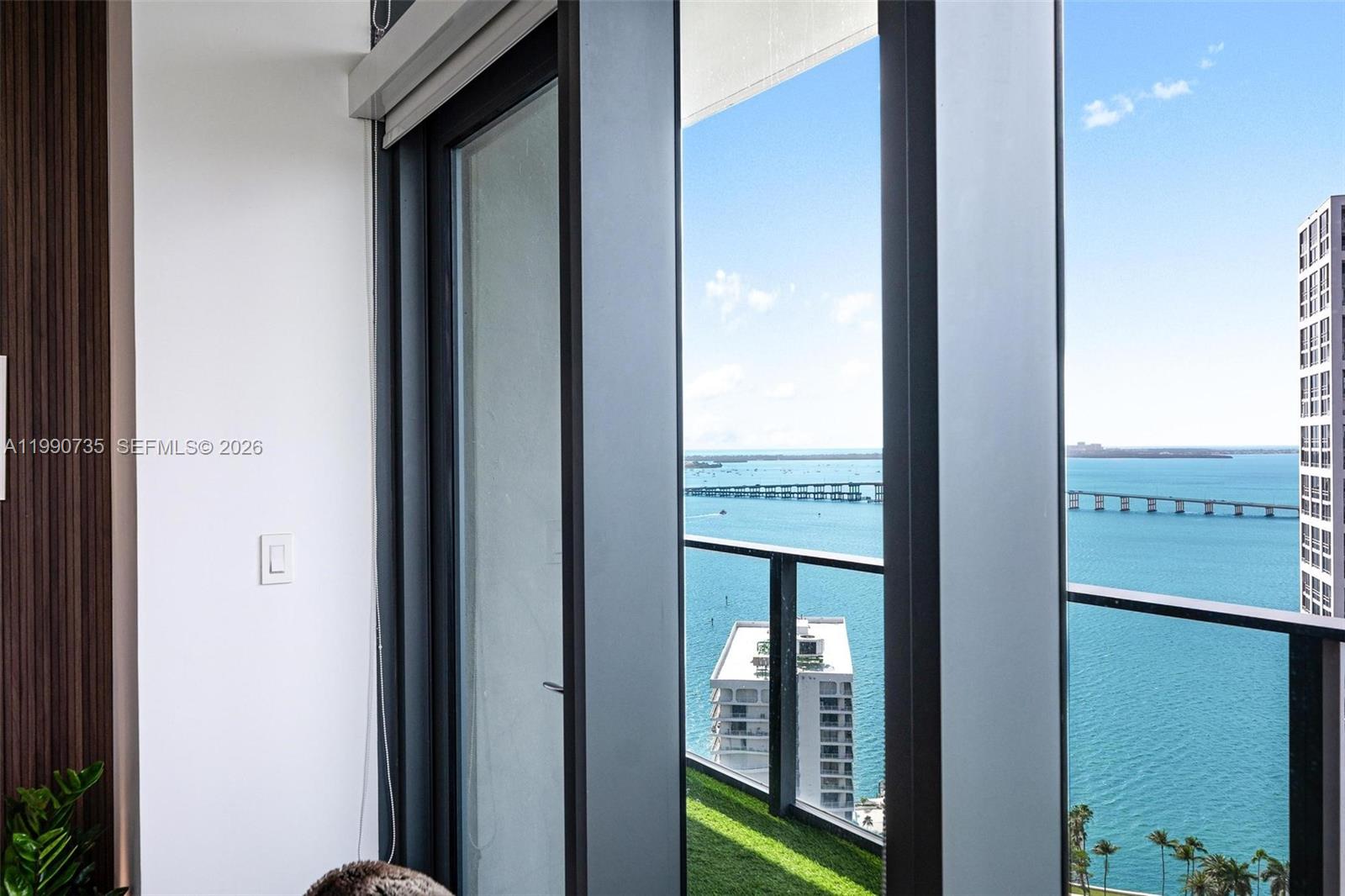 1451 Brickell Ave # 2704