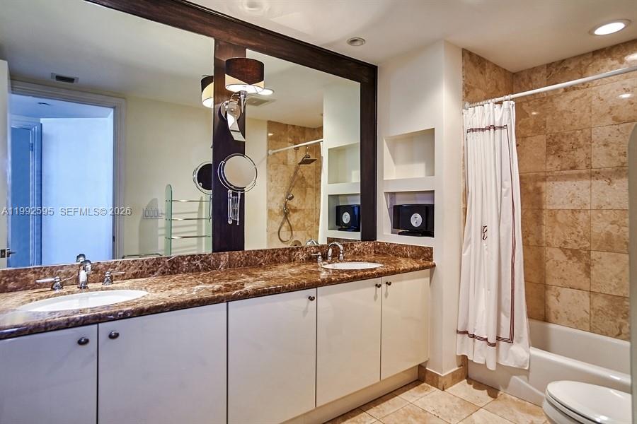 10225 Collins Ave # 1703
