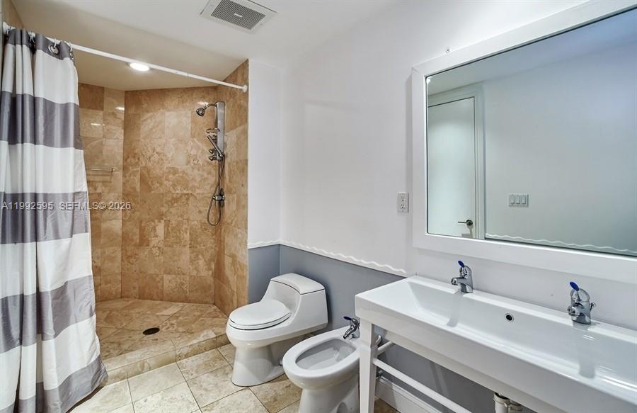 10225 Collins Ave # 1703