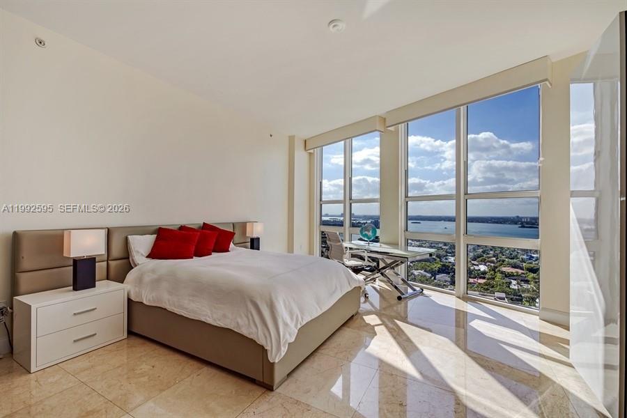 10225 Collins Ave # 1703