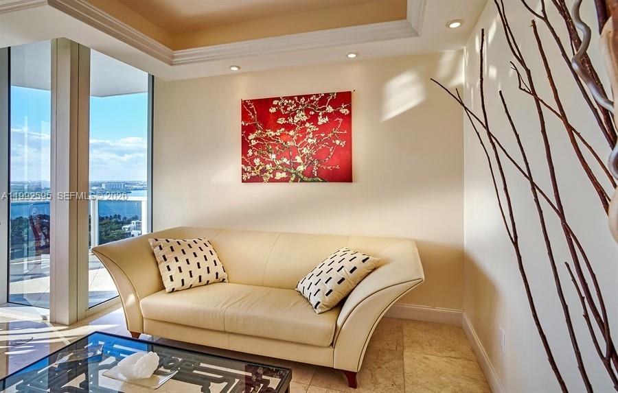 10225 Collins Ave # 1703