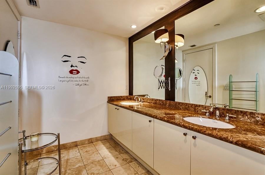 10225 Collins Ave # 1703