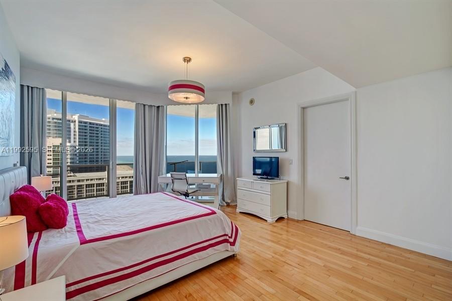 10225 Collins Ave # 1703