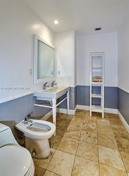 10225 Collins Ave # 1703