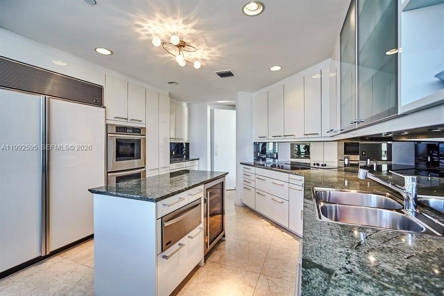 10225 Collins Ave # 1703