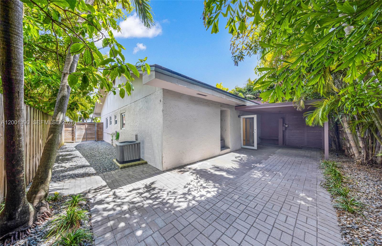 72 SW 113th Ave