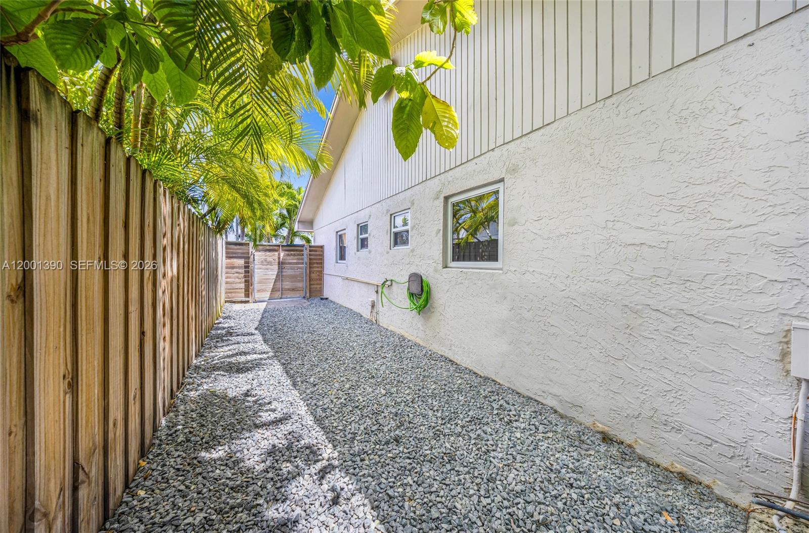 72 SW 113th Ave