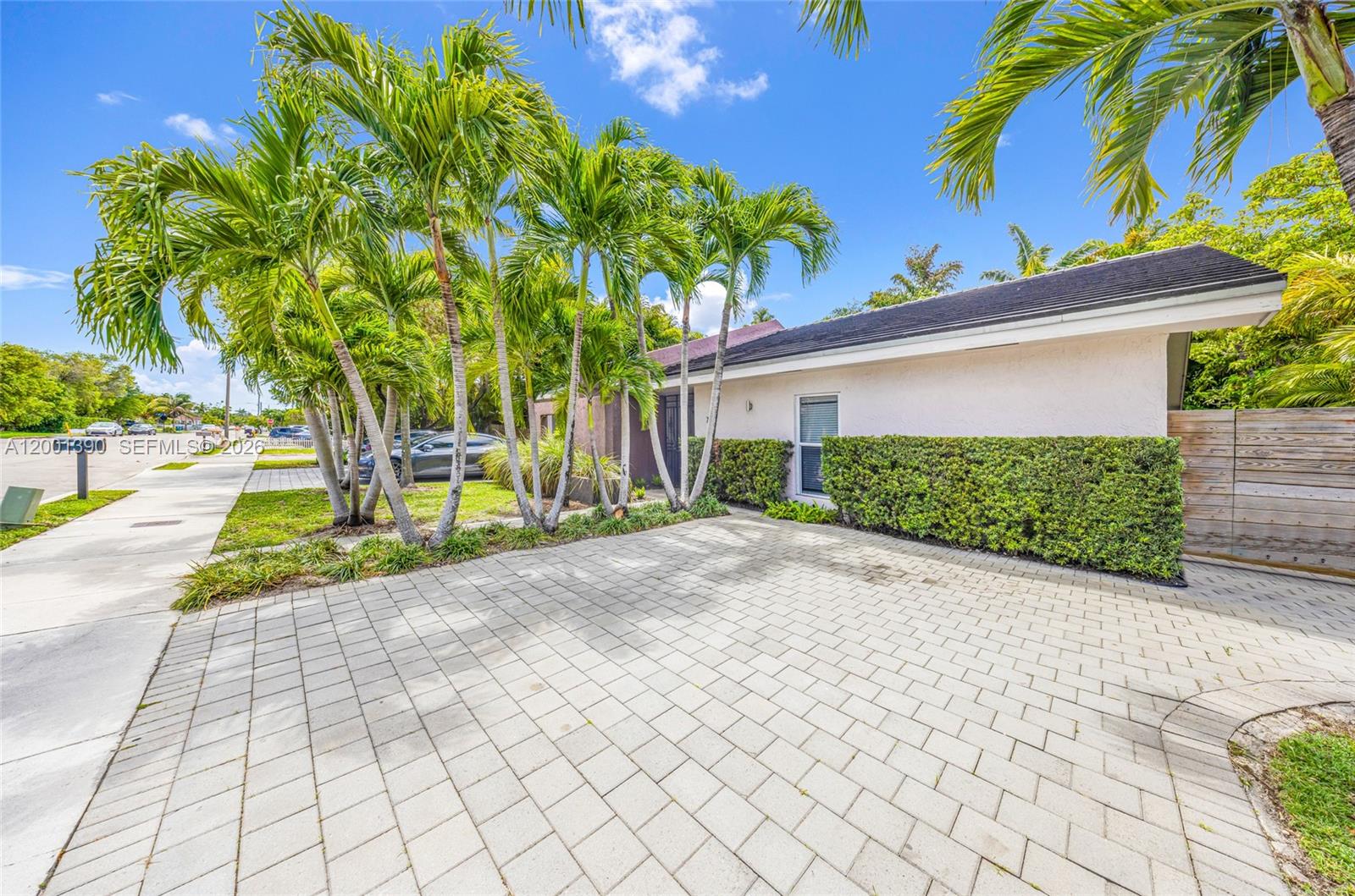72 SW 113th Ave