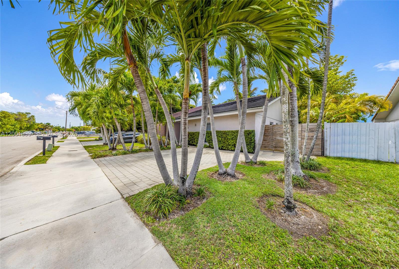 72 SW 113th Ave