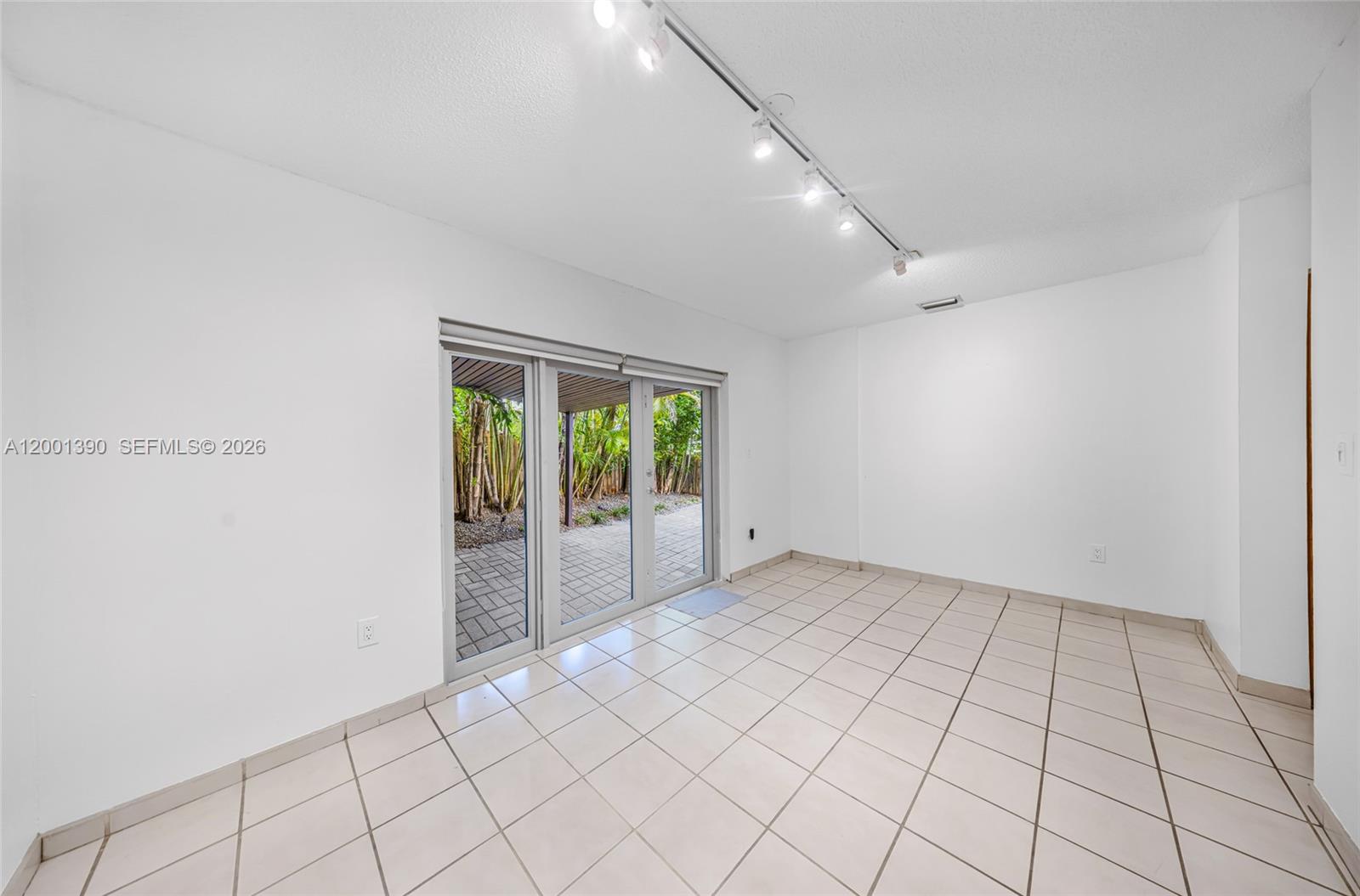 72 SW 113th Ave