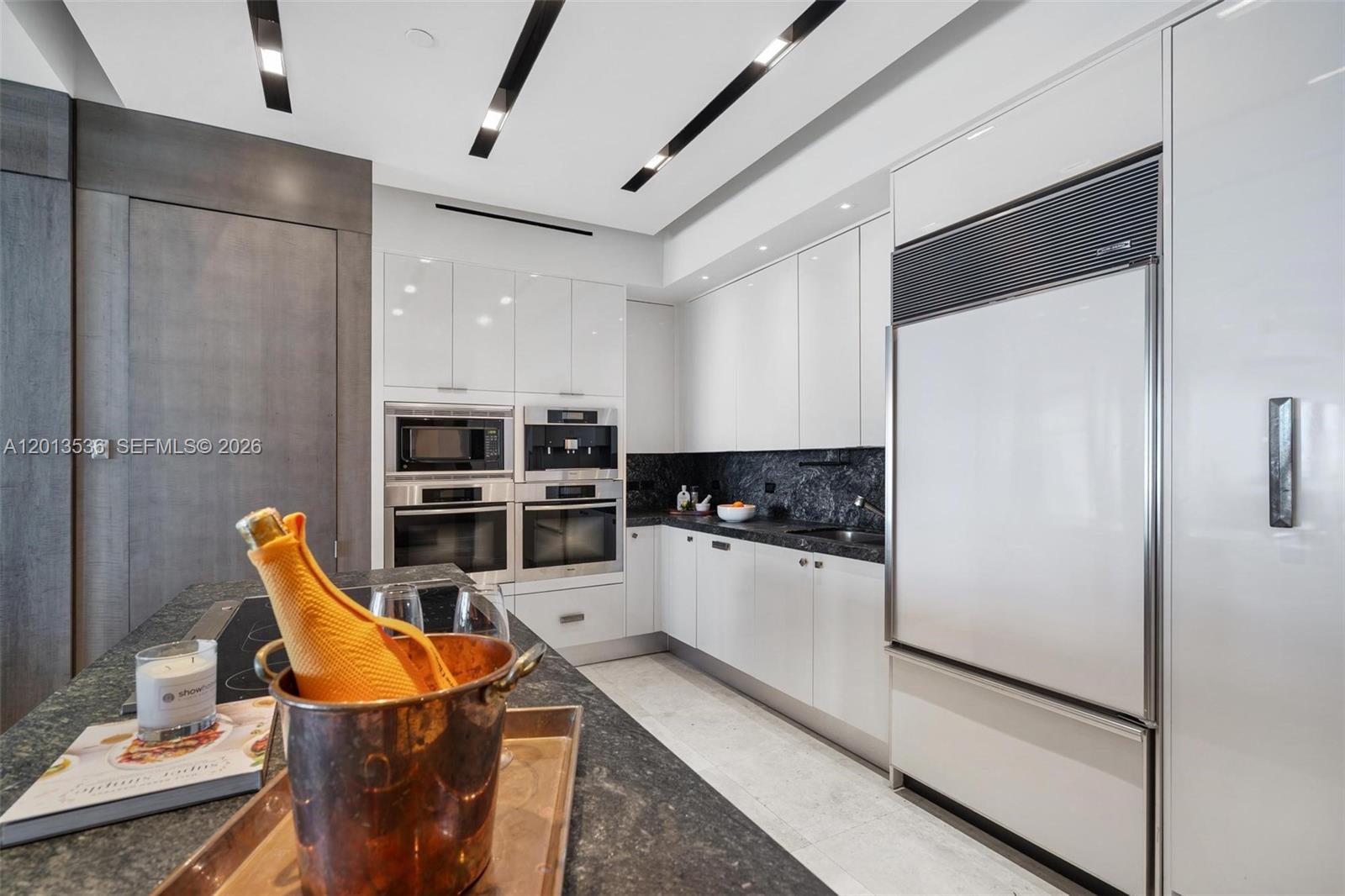 6799 Collins Ave # 205