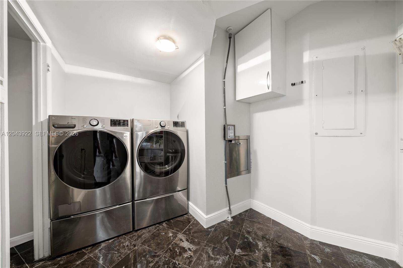 5500 Collins Ave # 1902