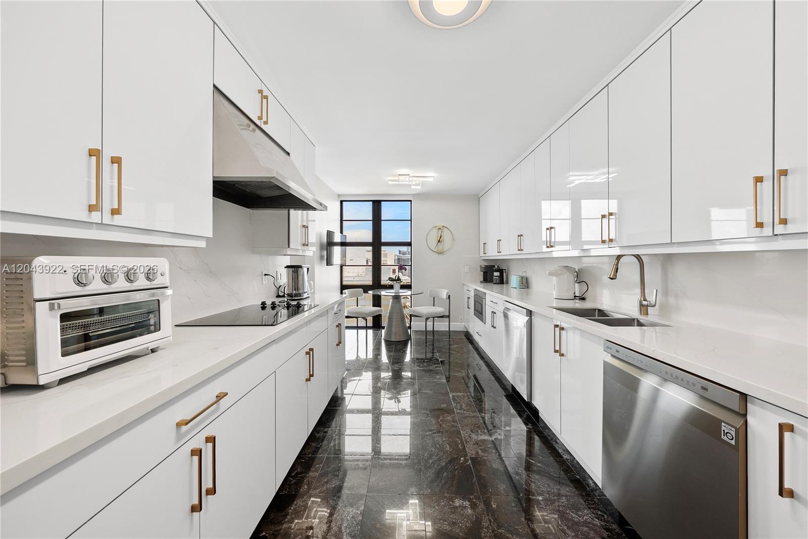 5500 Collins Ave # 1902